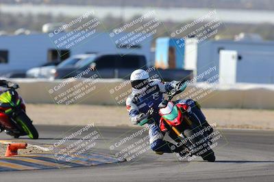 media/Dec-18-2022-SoCal Trackdays (Sun) [[8099a50955]]/Turn 2 (950am)/